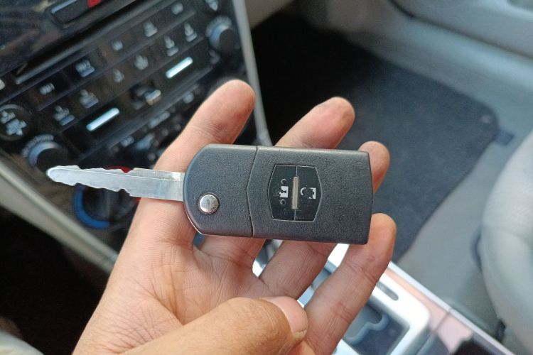 马自达6 2012款 2.0L 自动时尚型中控内饰11