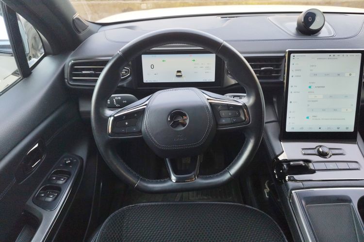 蔚来ES6 2019款 420KM 运动版中控内饰13