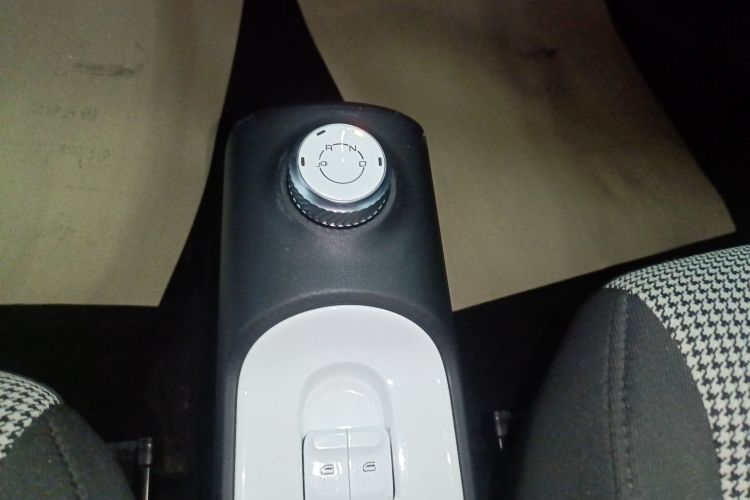 五菱汽车 宏光MINIEV 2024款 第三代 215km 进阶版中控内饰18