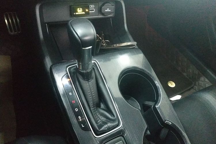 本田 思域 2022款 240TURBO CVT燃动版中控内饰18