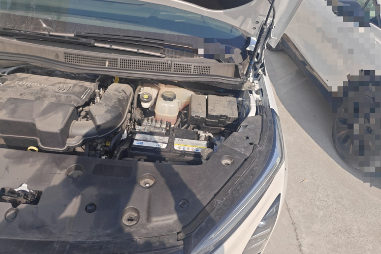 别克GL8 2025款 陆尊 尊享版机舱底盘26