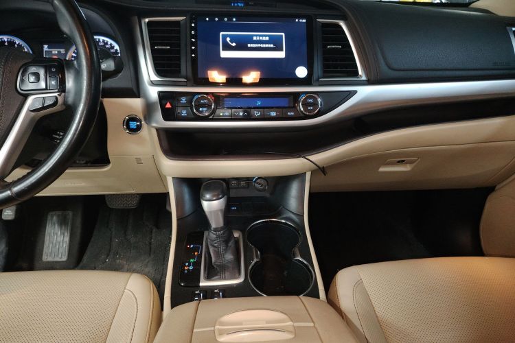 丰田 汉兰达 2018款  2.0T 两驱豪华版 7座 国VI中控内饰16