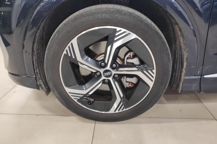 奥迪Q4 e-tron 2022款 40 e-tron 创境版车身外观6007