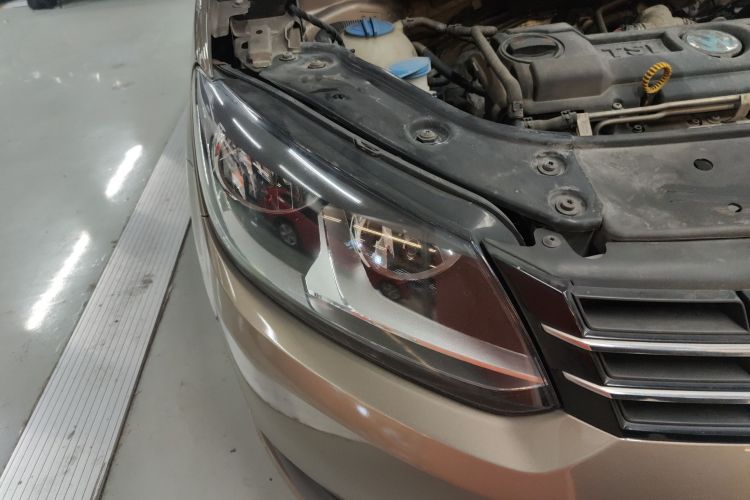 大众 途安 2015款 1.4T DSG舒适版5座车身外观6006