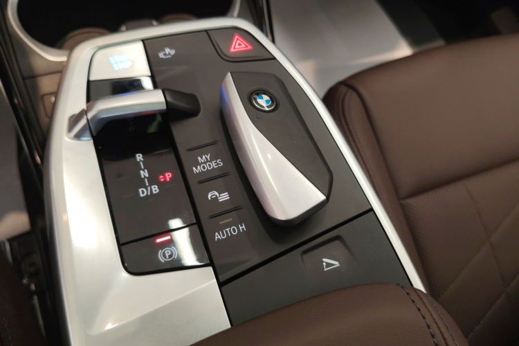 宝马iX1 2023款 eDrive25L X设计套装中控内饰11