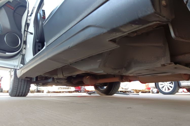 哈弗H6 2014款 运动版 2.4L 自动精英型机舱底盘30