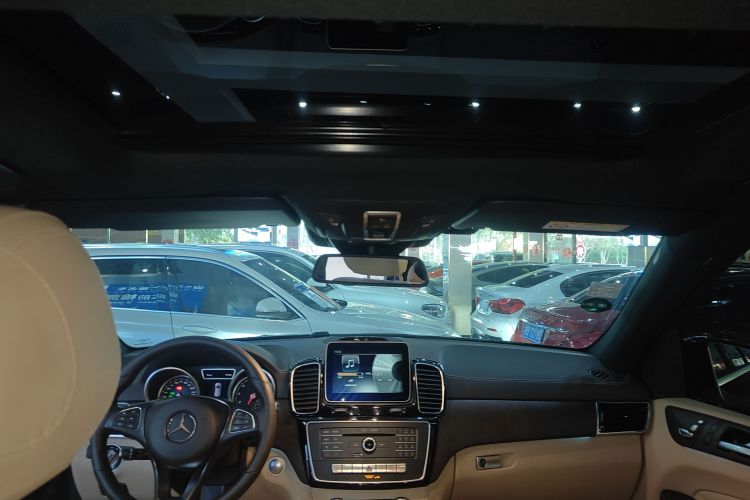 奔驰GLE 2017款 GLE 320 4MATIC 动感型中控内饰22