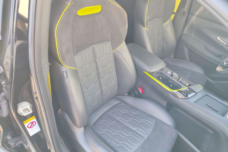 长安UNI-T 2022款 1.5T 运动版 旗舰型局部细节41