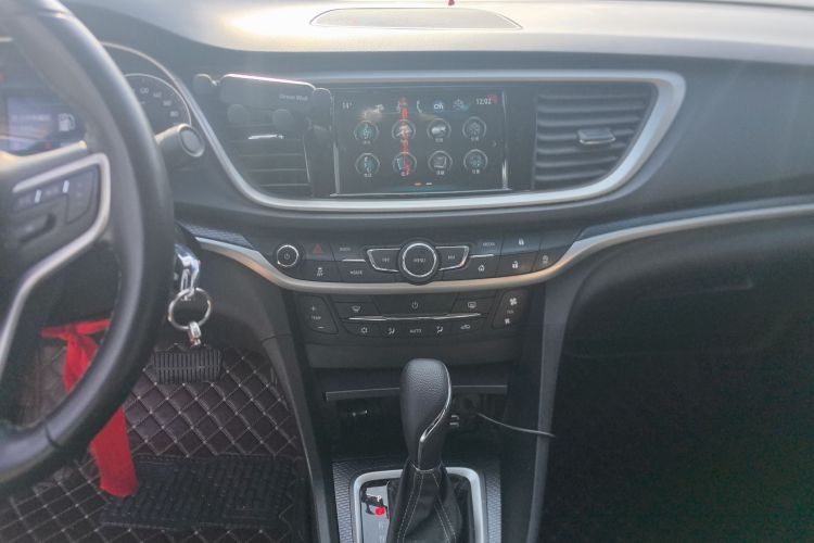 别克 英朗 2019款 18T 自动互联精英型 国VI中控内饰16