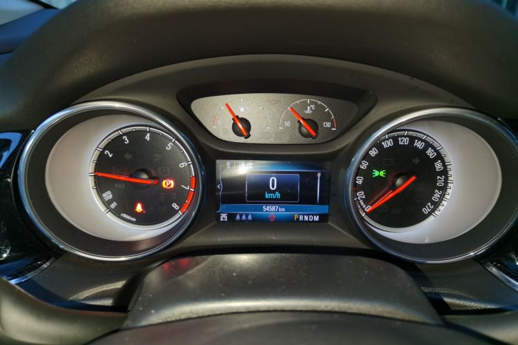 别克 君威 2019款 20T 精英型 国VI中控内饰14