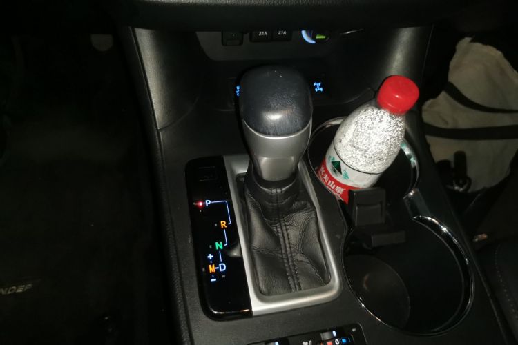 丰田 汉兰达 2018款 2.0T 四驱至尊版 7座 国VI中控内饰18