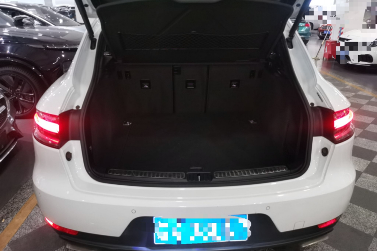 保时捷 2018款 Macan 2.0T机舱底盘23