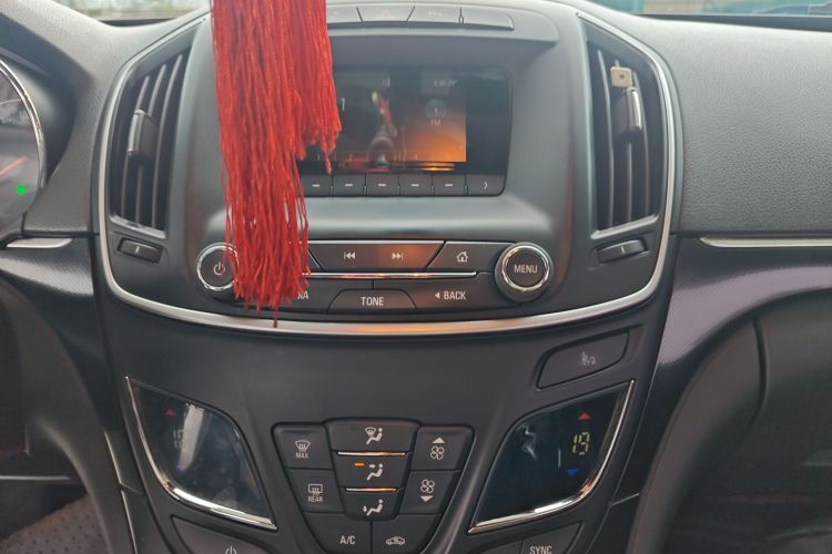 别克 君威 2014款 1.6T 时尚技术型中控内饰16