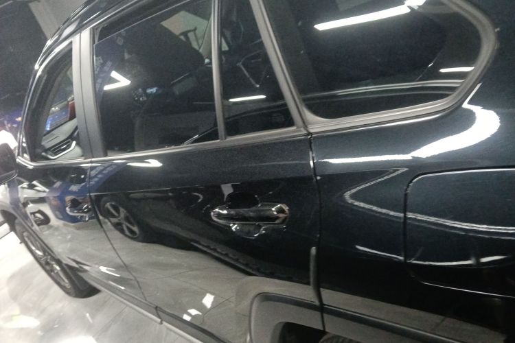 丰田 威兰达 2023款 2.0L CVT两驱豪华PLUS版车身外观6003