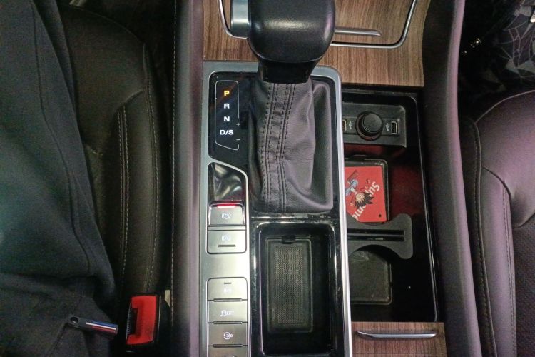 荣威RX8 2018款 30T 智联网两驱至尊版局部细节18