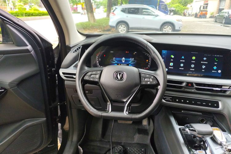 长安CS75 PLUS 2022款 1.5T 自动尊贵型中控内饰13