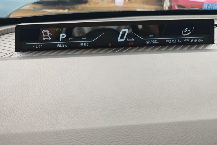 哪吒汽车 哪吒V 2022款 潮 400局部细节14