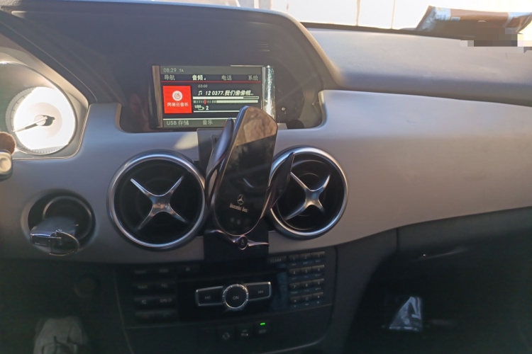 奔驰GLK级 2015款 GLK 260 4MATIC 动感型 极致版中控内饰16