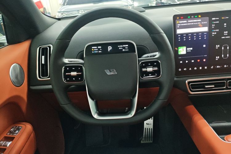 理想汽车 理想L9 2022款 Max中控内饰13