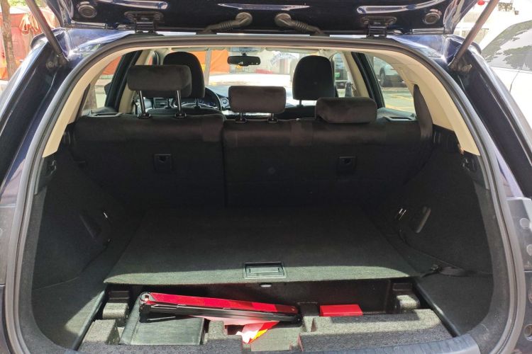 雷克萨斯CT 2014款 CT200h 精英版 单色中控内饰23