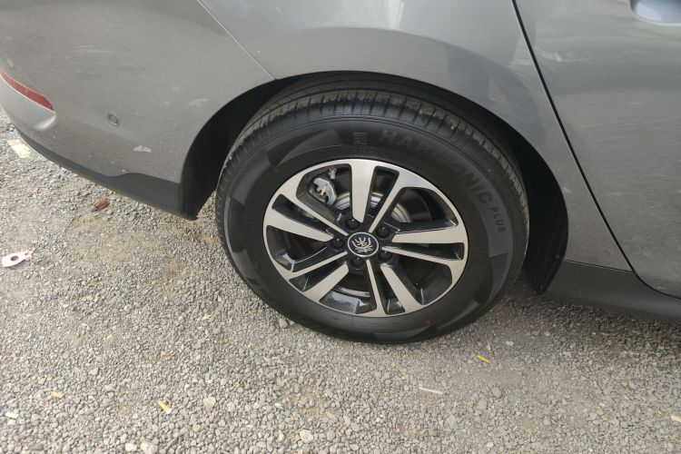 比亚迪 秦PLUS 2025款 DM-i 智驾版 55KM超越型车身外观6004