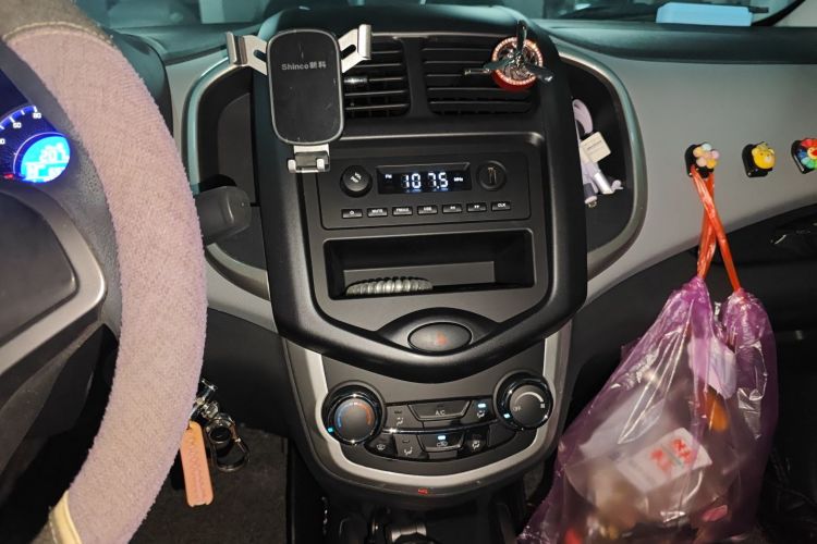 长安欧尚 奔奔E-Star 2021款 国民版 心悦版（快充版）磷酸铁锂（31.18kWh）中控内饰16