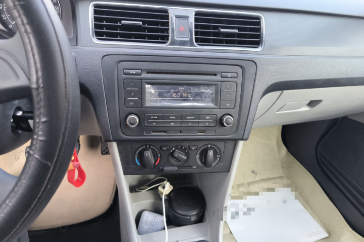 斯柯达 昕锐 2013款 1.6L 手动智选型中控内饰16