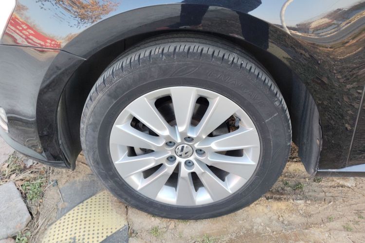 大众 朗逸 2013款 改款经典 1.6L 手动舒适版车身外观6007