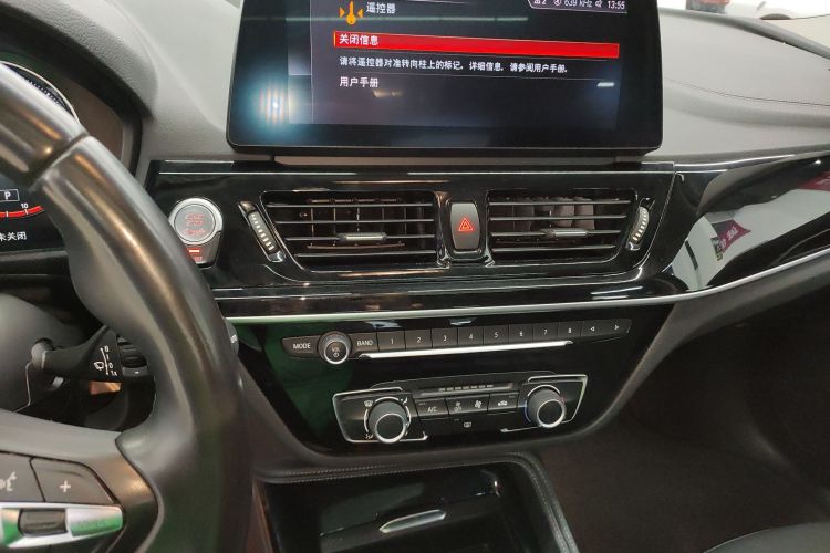 宝马1系 2022款 125i M运动曜夜版中控内饰16