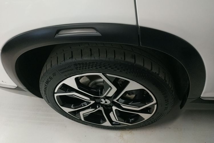 蔚来ES8 2020款 580KM 签名版 六座版车身外观6008