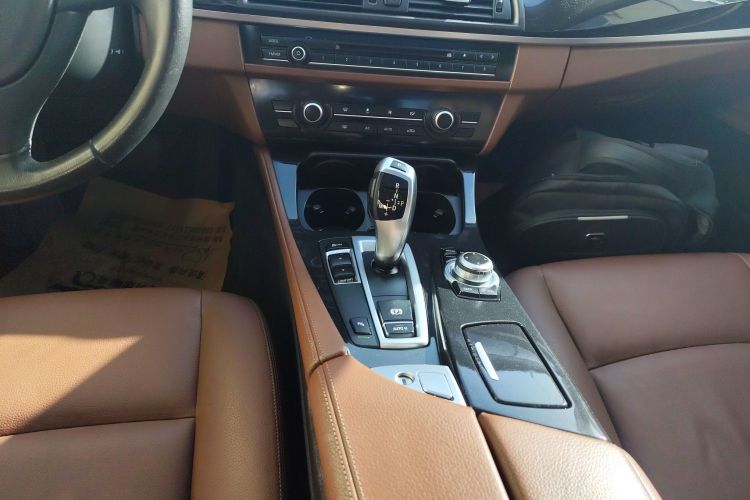 宝马5系(进口) 2014款 520i 典雅型中控内饰18