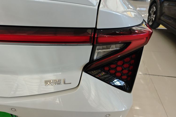 灵悉L 2025款 头号玩家版+超级加倍选装包车身外观9