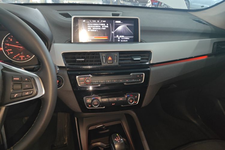 宝马X1 2018款 sDrive20Li 领先型中控内饰16