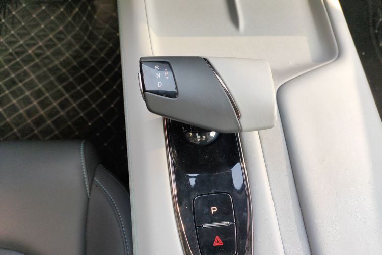 长安UNI-Z新能源 2024款 蓝鲸智电iDD 125km 卓越型局部细节18