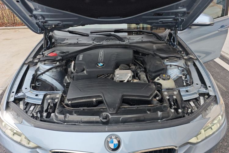 宝马3系 2015款 320Li 超悦版时尚型机舱底盘24