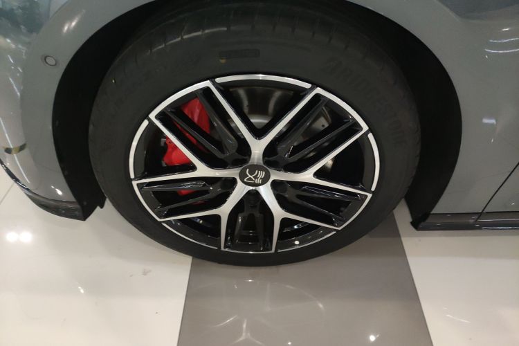 比亚迪 汉L 2025款 DM-p 四驱激光雷达旗舰型车身外观6007