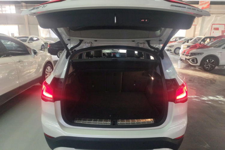 宝马X1 2022款 sDrive20Li 尊享型机舱底盘23