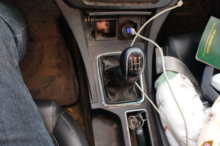 吉利汽车 帝豪 2017款 三厢百万款 1.5L 手动向上版局部细节18