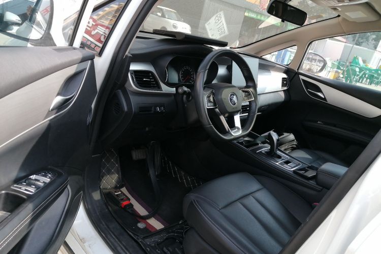 比亚迪 宋MAX 2021款 升级版 1.5T 自动豪华型 6座中控内饰7003