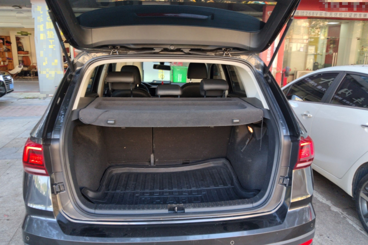 大众 途岳 2020款 280TSI 两驱舒适版 国VI机舱底盘23