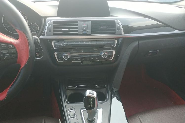 宝马3系 2016款 320Li 时尚型中控内饰16