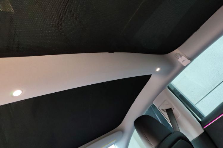 特斯拉 Model 3 2023款 长续航全轮驱动版中控内饰22