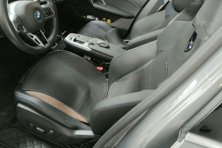 宝马iX1 2023款 xDrive30L M运动套装局部细节19