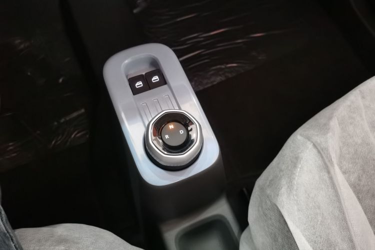 吉利银河 2024款 熊猫mini 200km 耐力熊中控内饰18