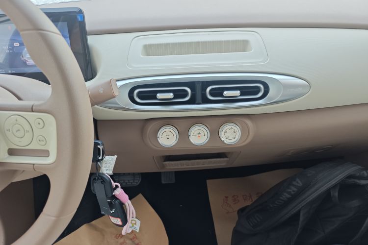 五菱汽车 宏光MINIEV 2025款 四门版 进阶款中控内饰16