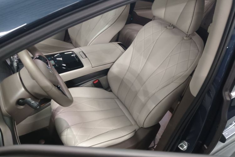 腾势D9 2022款 DM-i 970 四驱尊荣型局部细节19