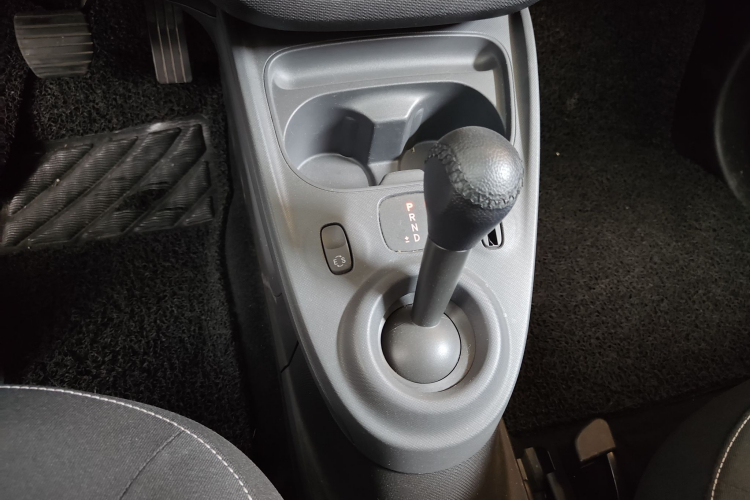 smart fortwo 2019款 0.9T 66千瓦硬顶风擎版 国VI局部细节18