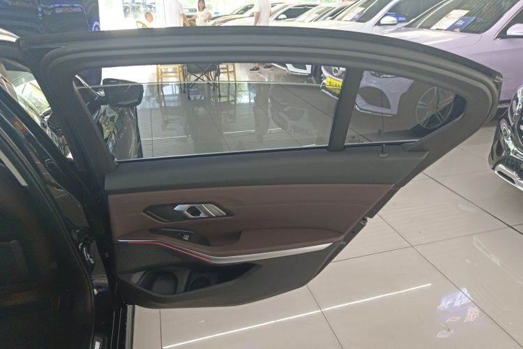 宝马3系 2022款 325Li M运动套装中控内饰45