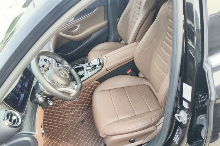 奔驰E级 2018款 改款 E 300 L 运动时尚型中控内饰19