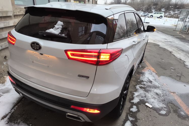 一汽 森雅R9 2018款 1.2T 自动豪华智尚型车身外观7